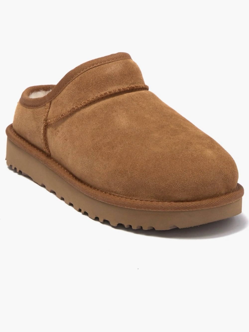 UGG Women’s Classic Slipper in Chestnut Size 8
